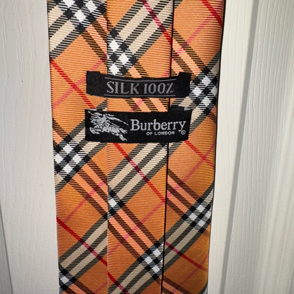 Burberry Gold and Black Silk Move Check Tie - Picture 2 of 4